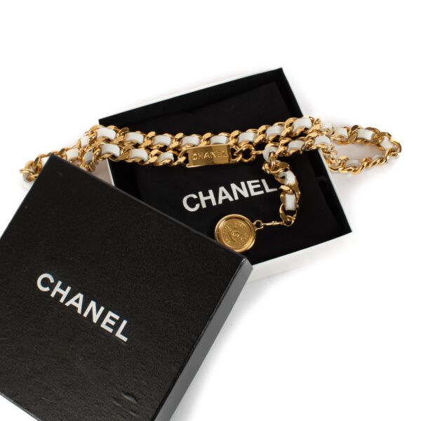 Chanel 94A White Leather Gold Chain Medallion Belt