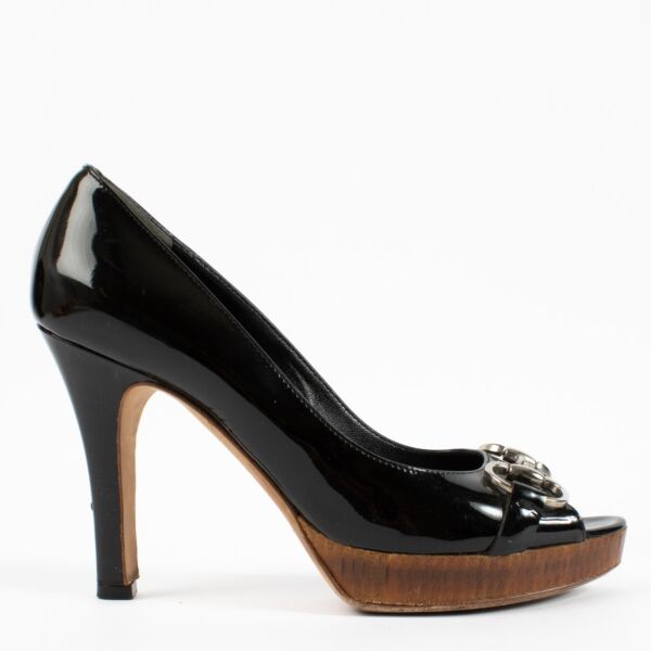 shop 100% authentic second hand Gucci Black Patent Horsebit Heels - Size 37 1/2 on Labellov.com