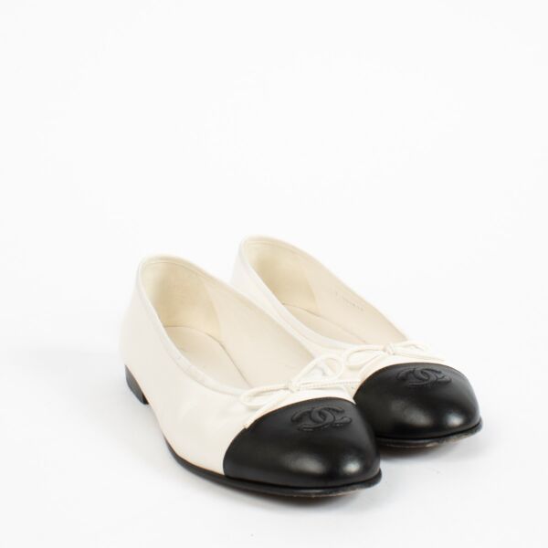 Chanel Black & White Ballet Flats - Size 40 1/2