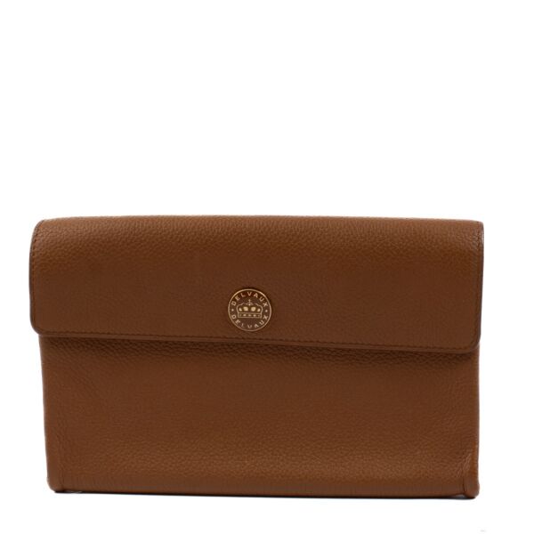 Delvaux Brown Leather Long Wallet aan de beste prijs bij Labellov tweedehands luxe in Antwerpen en Knokke. We buy and sell your preloved and brand new designer bags and accessories.
