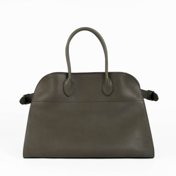 The Row Grey Saddle Leather Soft Margaux 15 Bag for the best price at Labellov secondhand luxury in Antwerp and Knokke. We buy and sell.