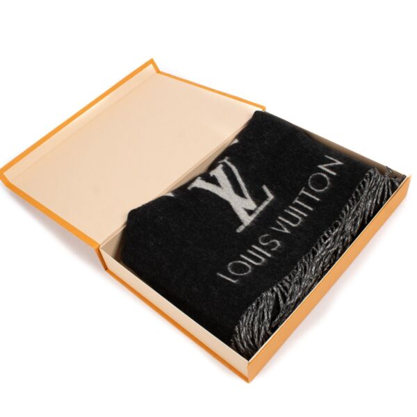 Louis Vuitton Black Reykjavik Scarf