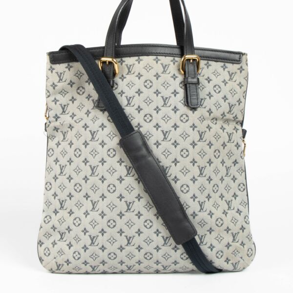 Shop this 100% authentic Louis Vuitton Monogram Francoise Bag at labellov.com