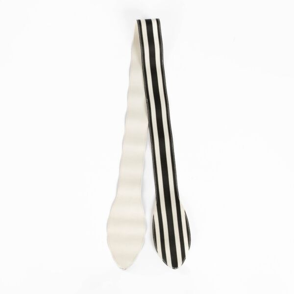 Shop this 100% authentic Delvaux Black/White Striped Handle Ribbon at Labellov.com