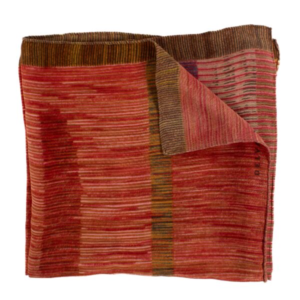 Delvaux Red Multicolor Silk Scarf for the best price at Labellov secondhand luxury in Antwerp and Knokke. We buy and sell your preloved and brand new designer bags for the best price.