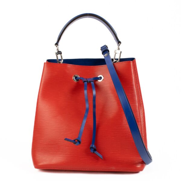 louis-vuitton-rolling-trunk--