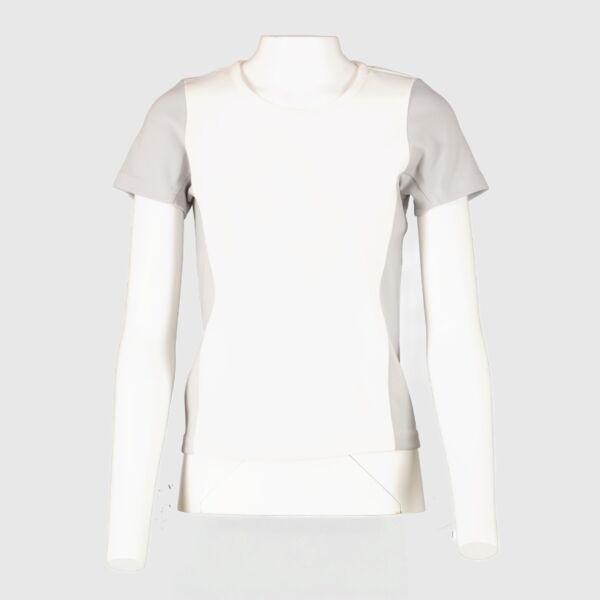 Authentic preloved Chanel White/Grey T-Shirt - Size FR40 on Labellov.com