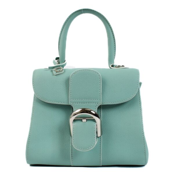 Shop safe online at Labellov in Antwerp, Brussels and Knokke this 100% authentic second hand Delvaux Jade Rodeo Calf Brillant Mini. 