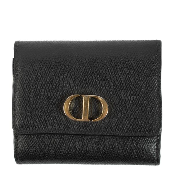 Christian Dior Black Leather 30 Montaigne Wallet with gold-tone logo hardware. Shop at Labellov.







