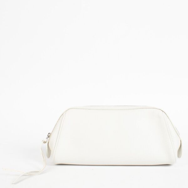 Shop the Delvaux White Leather Pouch second hand on Labellov.com