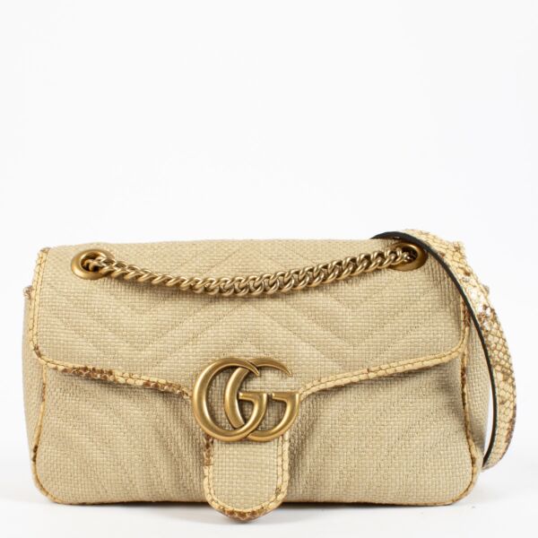 Shop 100% authentic secondhand Gucci Beige Raffia Medium GG Marmont Crossbody on Labellov.com