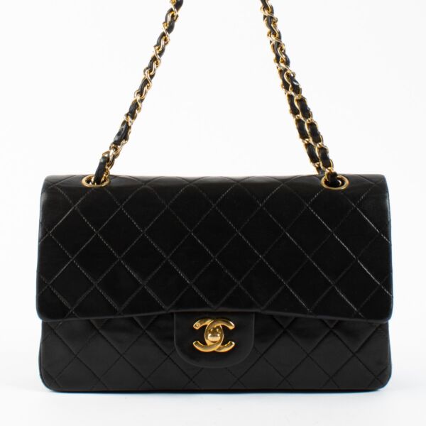 shop 100% authentic second hand Chanel Vintage Black Medium Classic Bag on Labellov.com