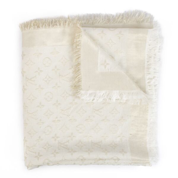 Authentic second hand Louis Vuitton White Monogram Shine Shawl on Labellov.com