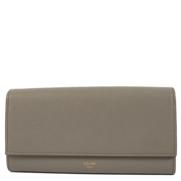 Shop safe online at Labellov in Antwerp, Brussels and Knokke this 100% authentic second hand Céline Taupe Grained Calfskin Long Flap Wallet