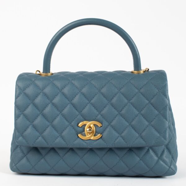 Chanel Denim Blue Large Coco Handle Bag aan de beste prijs bij Labellov tweedehands luxe in Antwerpen en Knokke