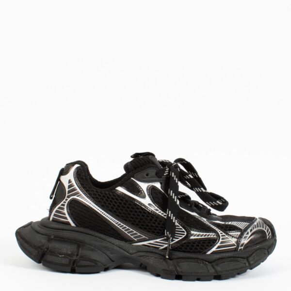 shop 100% authentic second hand Balenciaga Black 3XL Sneakers - Size 38 on Labellov.com