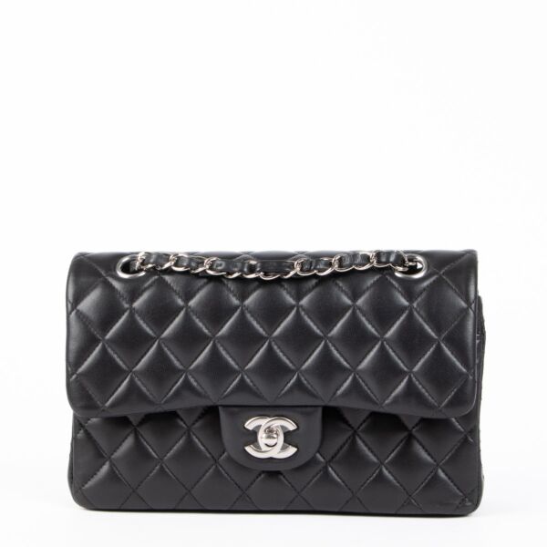 Shop safe online at Labellov in Antwerp, Brussels and Knokke this 100% authentic second hand Chanel Black Lambskin Small Classic Flap 11.12 Bag
