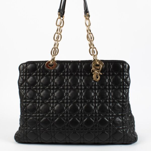 Christian Dior Black Lambskin Cannage Large Soft Lady Tote Bag aan de beste prijs bij Labellov tweedehands designer handtassen