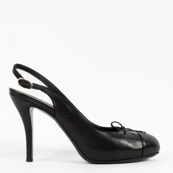 shop 100% authentic second hand Chanel Black Leather CC Pumps - Size 41 on Labellov.com
