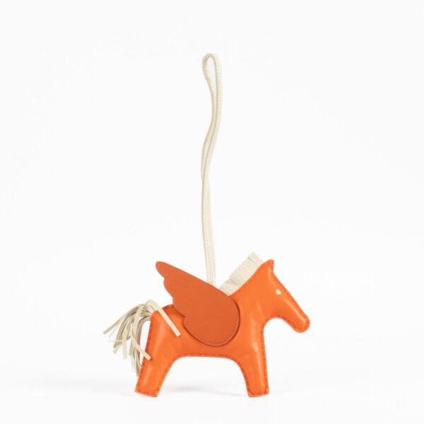 Hermès Rodeo Pegase MM Orange/Craie Charm