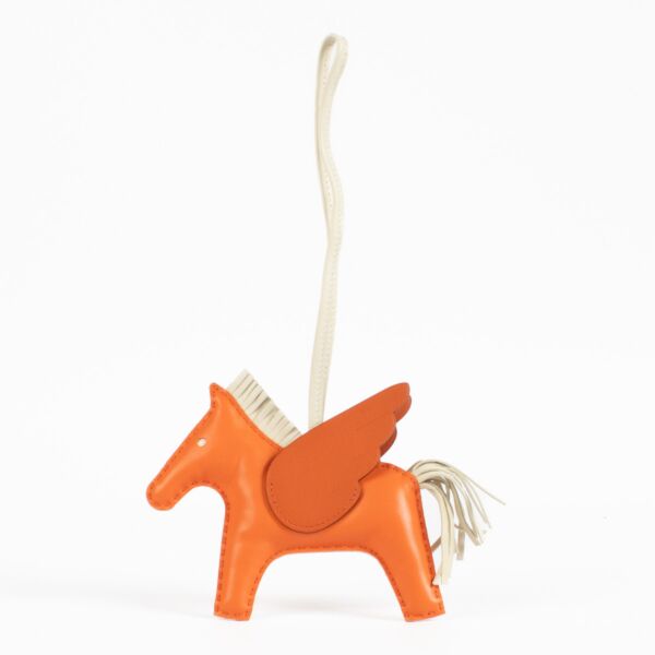 Hermès Rodeo Pegase MM Orange/Craie Charm