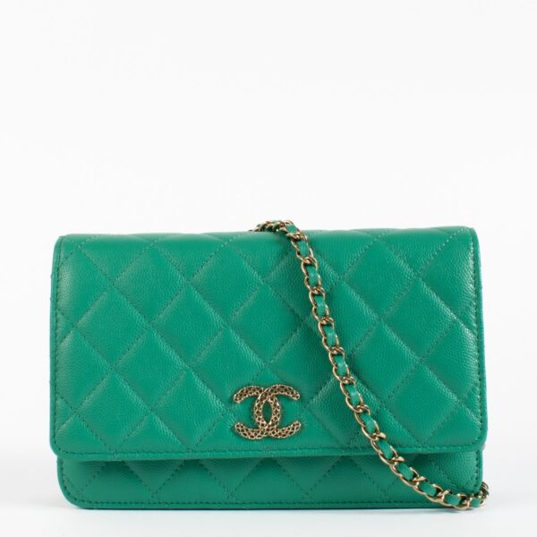 authentic preloved Chanel Green Caviar Wallet On Chain on Labellov.com