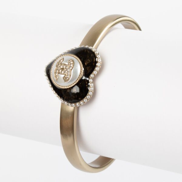 Authentic pre-loved Chanel 22B Heart Bangle Bracelet on Labellov.com