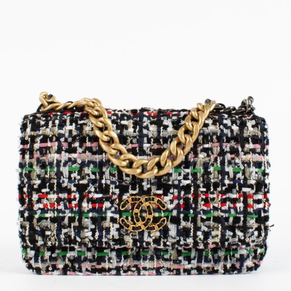 authentic preloved Chanel Tweed Sequin Chanel 19 Wallet On Chain on Labellov.com