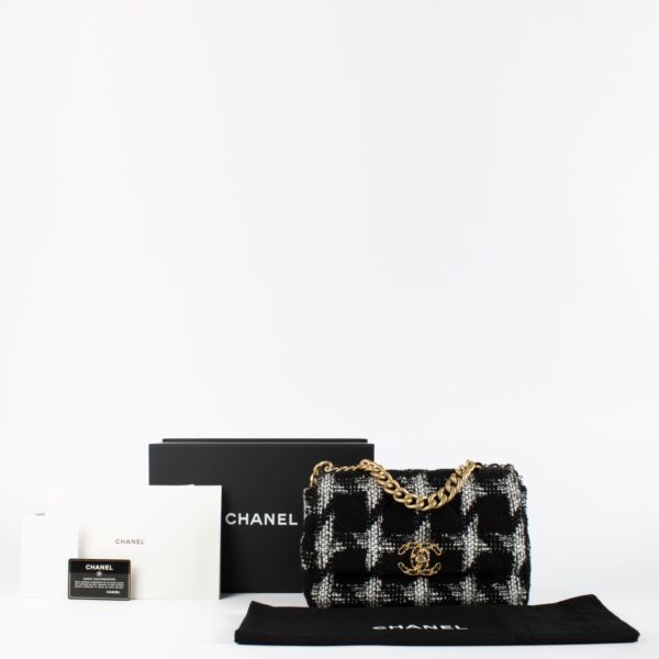 Chanel Black and White Tweed Small 19