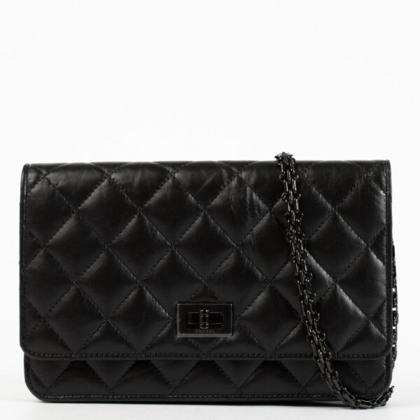 Authentic second-hand Chanel So Black 2.55 Wallet On Chain on labellov.com