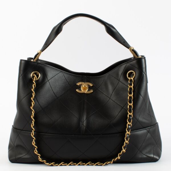 Authentic preloved Chanel Black Leather Shopping Bag on Labellov.com