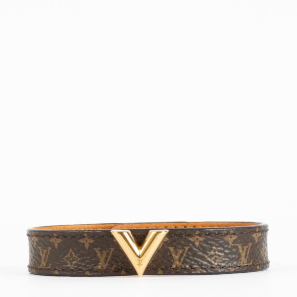 shop 100% authentic second hand Louis Vuitton Monogram Essential V Bracelet - Size 17 on Labellov.com