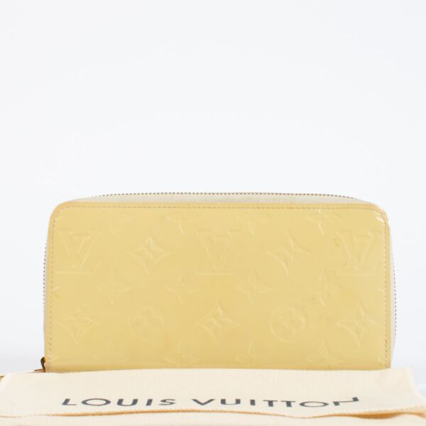 Louis Vuitton Beige Monogram Vernis Zippy Wallet
