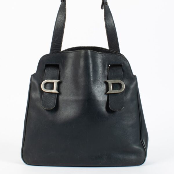 Shop the authentic Delvaux blue leather shoulder bag at Labellov.com. 