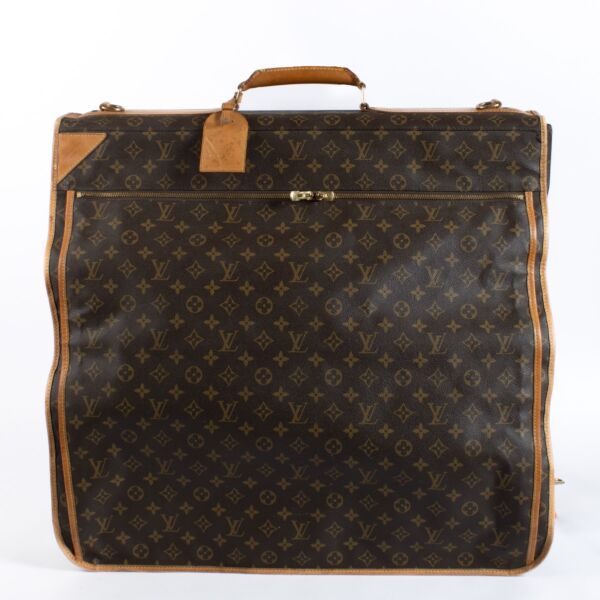 Authentic pre-loved Louis Vuitton Monogram Garment Bag on Labellov.com