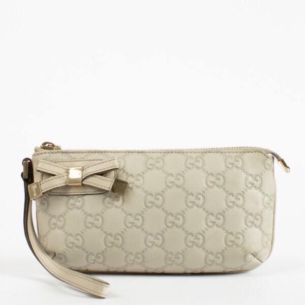 shop 100% authentic second hand Gucci White Guccissima Pouch on Labellov.com