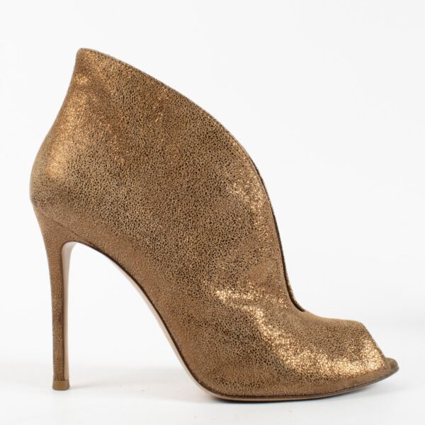 Authentic second-hand Gianvitto Rossi Brown Heels - Size 38 on labellov.com