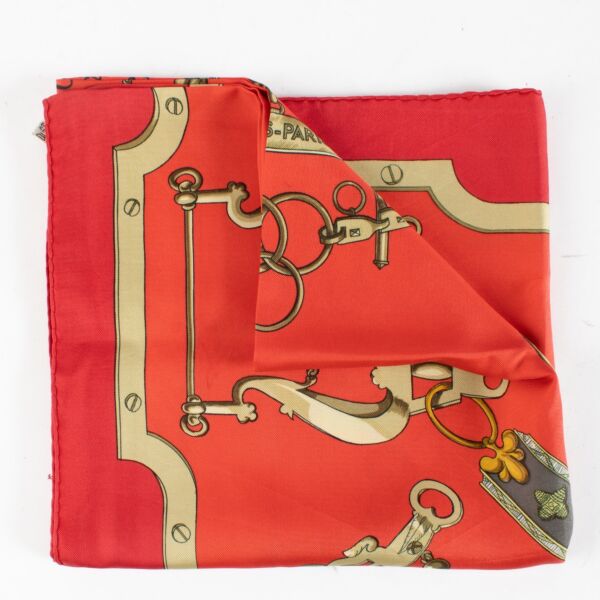 Authentic Second Hand Hermès Mors & Gourmettes Red 90 Scarf on Labellov.com