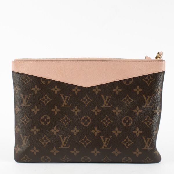 Authentic second-hand Louis Vuitton Monogram Pink Pouch on labellov.com
