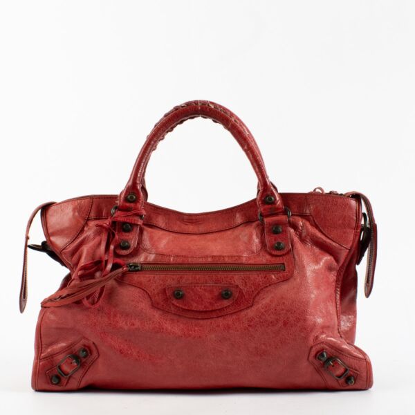Authentic Second Hand Balenciaga Red Classic City Bag on Labellov.com
