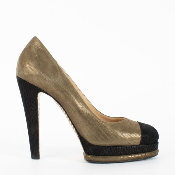 Authentic second-hand Chanel Metallic Olive Green Platform Pumps - Size 39 C on labellov.com