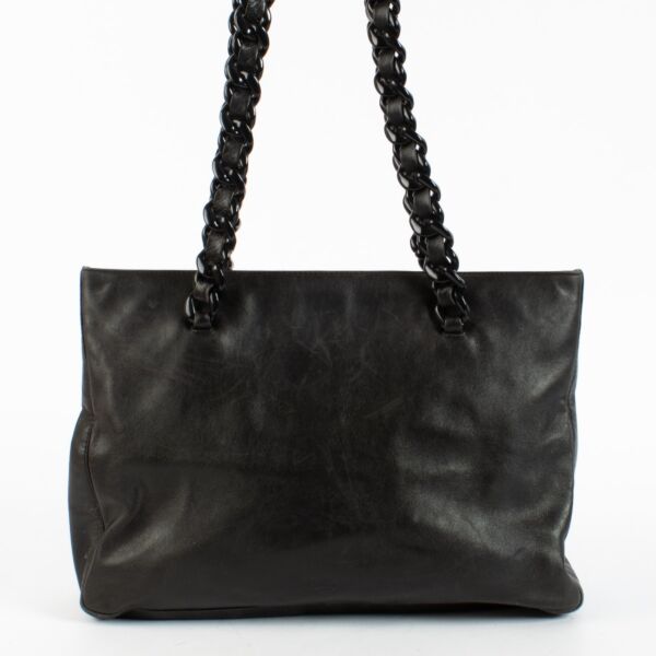 Authentic Second Hand Prada Black Chained Shoulder Bag on Labellov.com