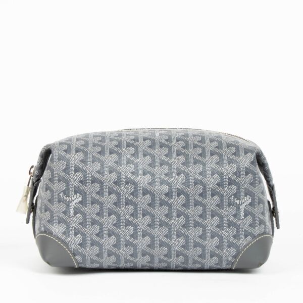 Shop this 100% authentic Goyard Grey Goyardine Bowling 25 Pouch Travel Bag at Labellov.com