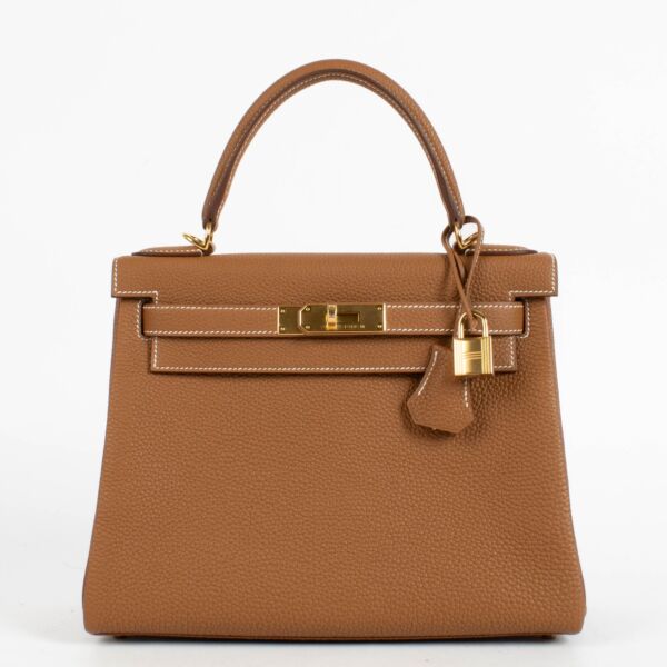 Authentic second hand store fresh brand new Hermès Kelly 28 Gold Togo GHW on www.labellov.com