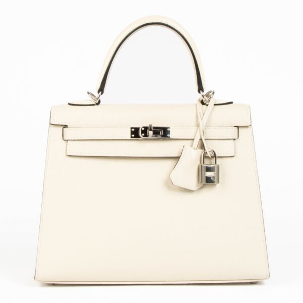 Authentic second hand luxury designer Hermès HSS Kelly 25 Craie/Black Epsom Palladium Hardware on www.labellov.com