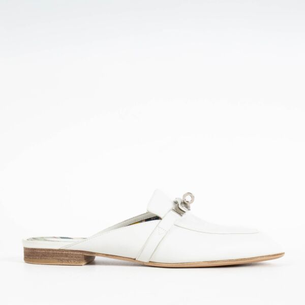 Shop the authentic Hermès White Oz Flats Size 39 on Labellov.com.