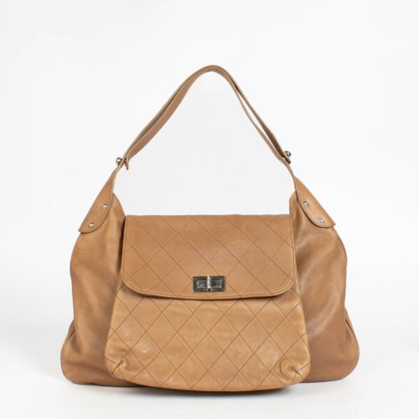 Authentic pre-loved Chanel Beige 2.55 HOBO Bag Shoulder bag on Labellov.com 