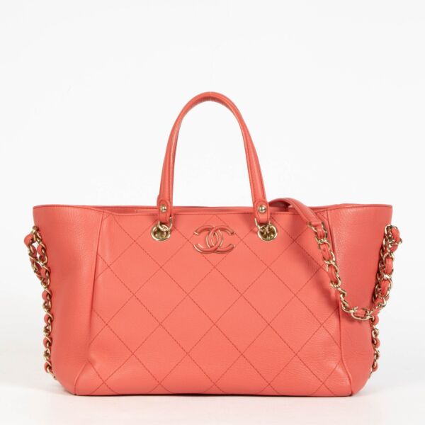 100% authentic second hand Chanel Pink Bullskin Leather Small Tote Bag in neo pink at Labellov.com