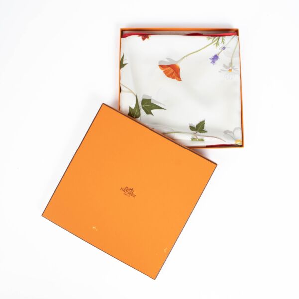 Hermès Des Fleurs Pour Le Dire Carré 90 Silk Scarf