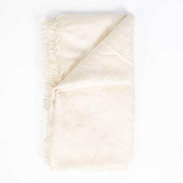 Shop this 100% authentic Louis Vuitton White Monogram Classic Shawl at Labellov.com